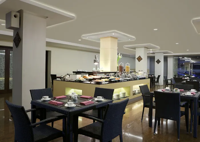 Santika Hotel 3*
